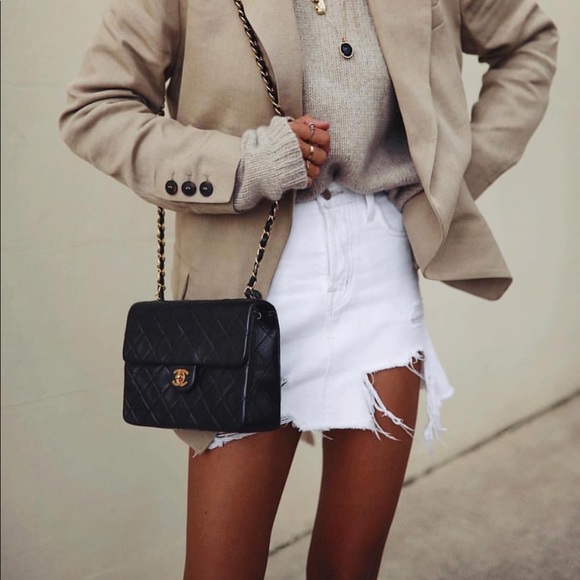 CHANEL Handbags - ❌SOLD❌🖤CHANEL Vintage Classic 8”Flap Bag Lambskin